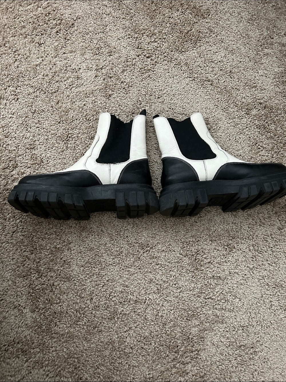 Marc Fisher Women’s Black and White Chelsea Boots, Size 8 M - Picture 6 of 6